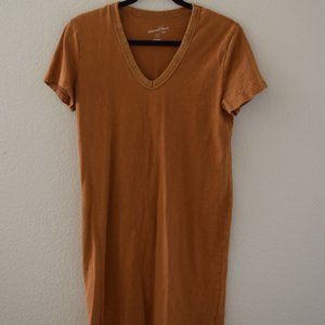 2 UNIVERSAL THREAD TSHIRT DRESSES